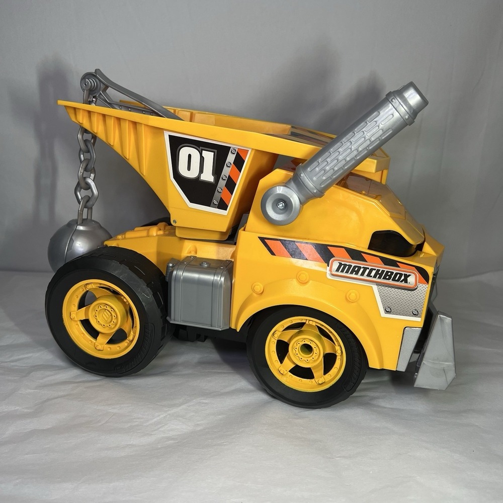 Matchbox Wrecky The Wrecking Buddy Talking Truck Big Wrecking Ball 2014 WORKING